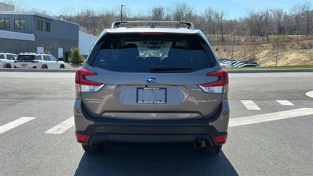 Used 2023 Subaru Forester Premium image 5
