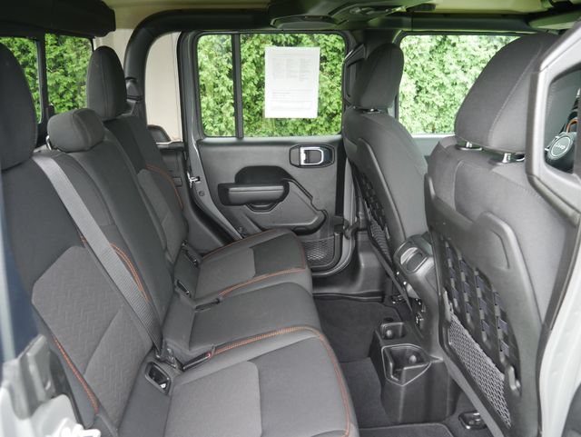 Used 2022 Jeep Gladiator Mojave w/ Cold Weather Group AWD/4WD image 26