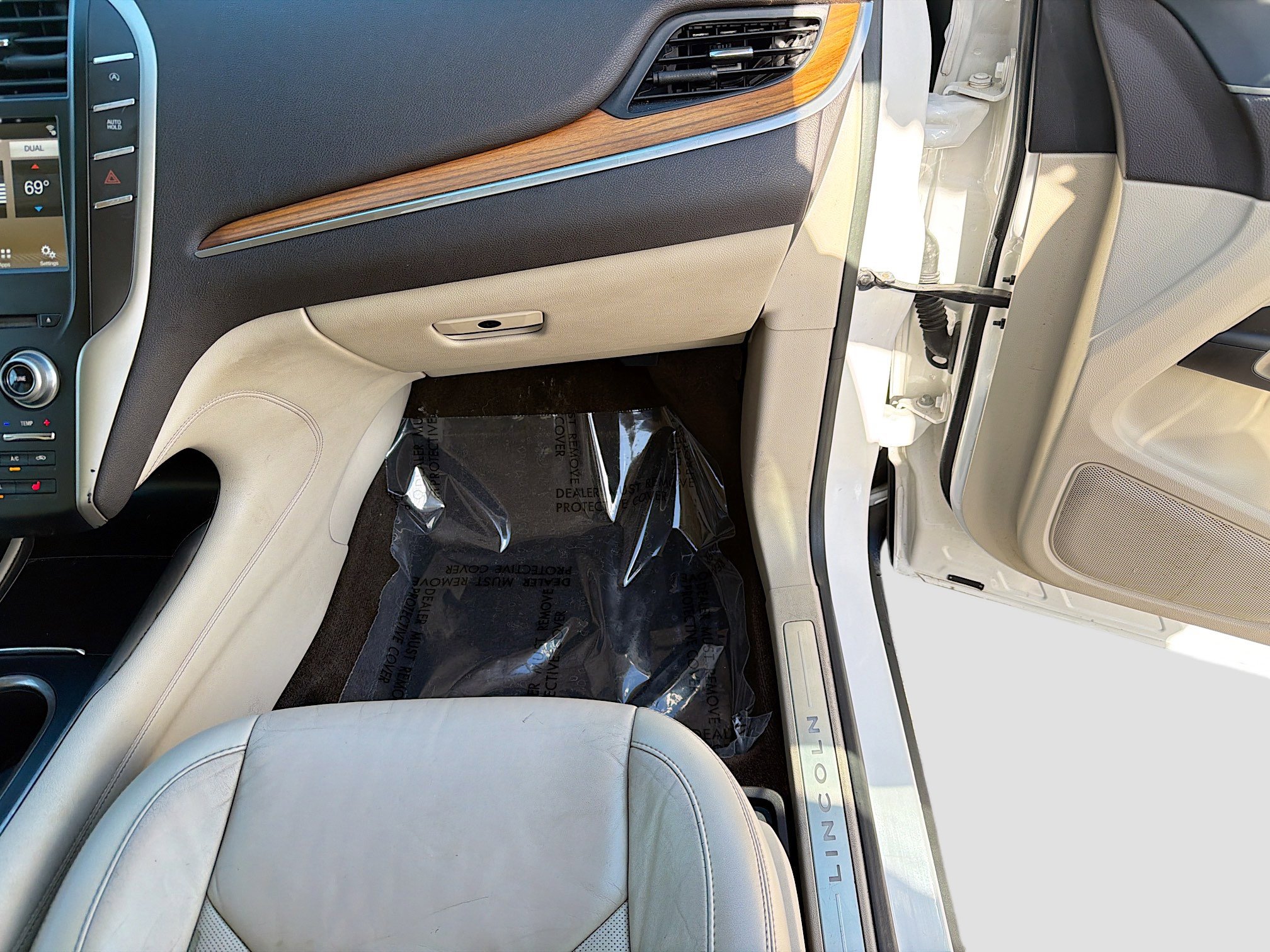 Used 2017 Lincoln MKC Select FWD image 18