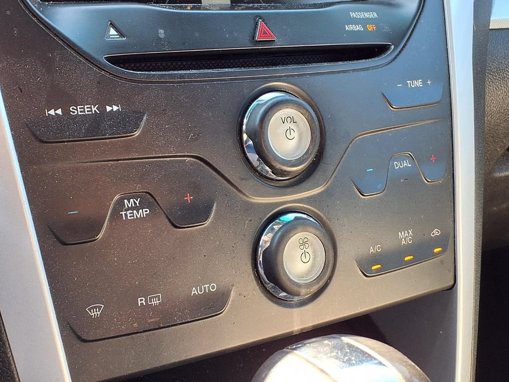 Used 2014 Ford Explorer XLT w/ Equipment Group 202A AWD/4WD image 18