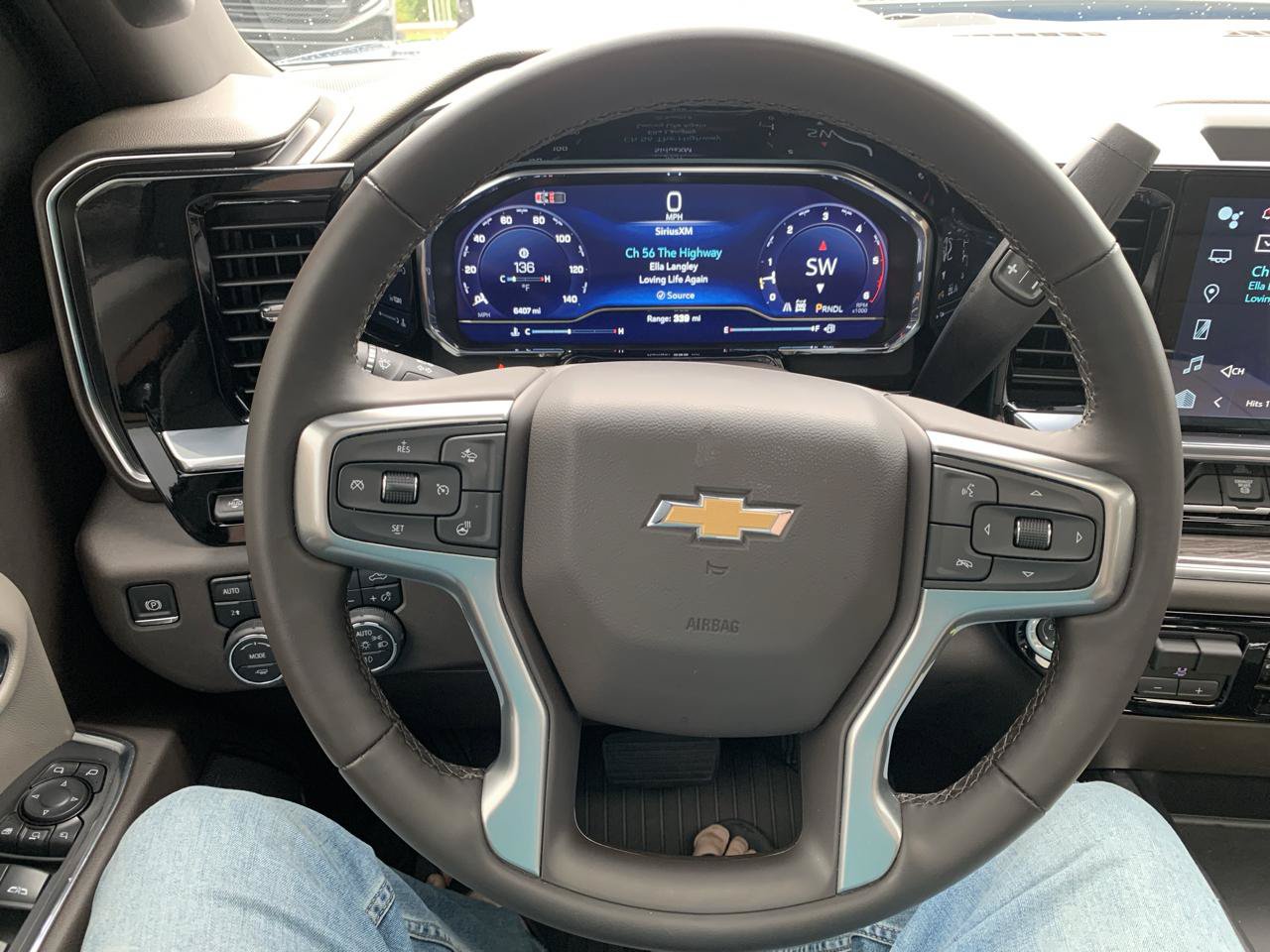 Used 2024 Chevrolet Silverado 2500 LTZ w/ LTZ Premium Package AWD/4WD image 26