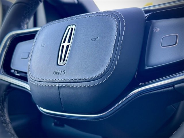 New 2025 Lincoln Navigator Reserve image 11