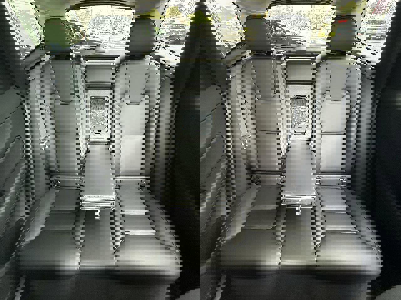 Used 2024 Volvo XC60 B5 Core image 45