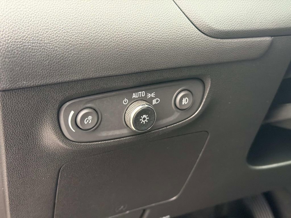 Used 2023 Buick Encore GX Select w/ Sport Touring Package image 24