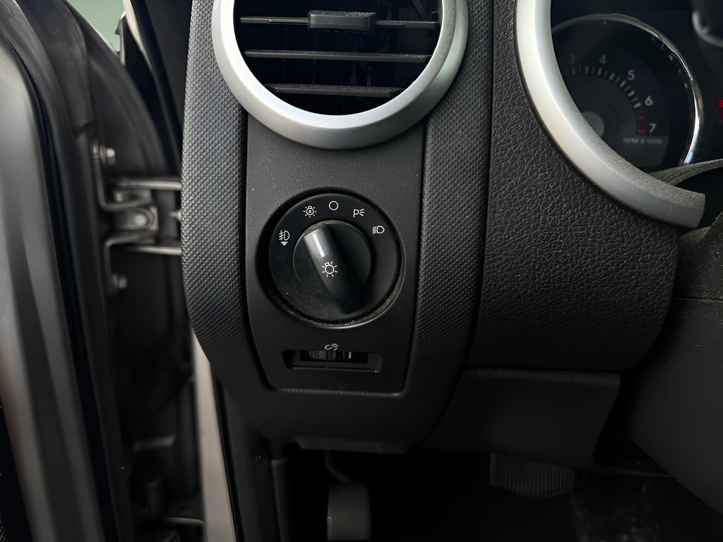 Used 2008 Mercury Mountaineer AWD image 23
