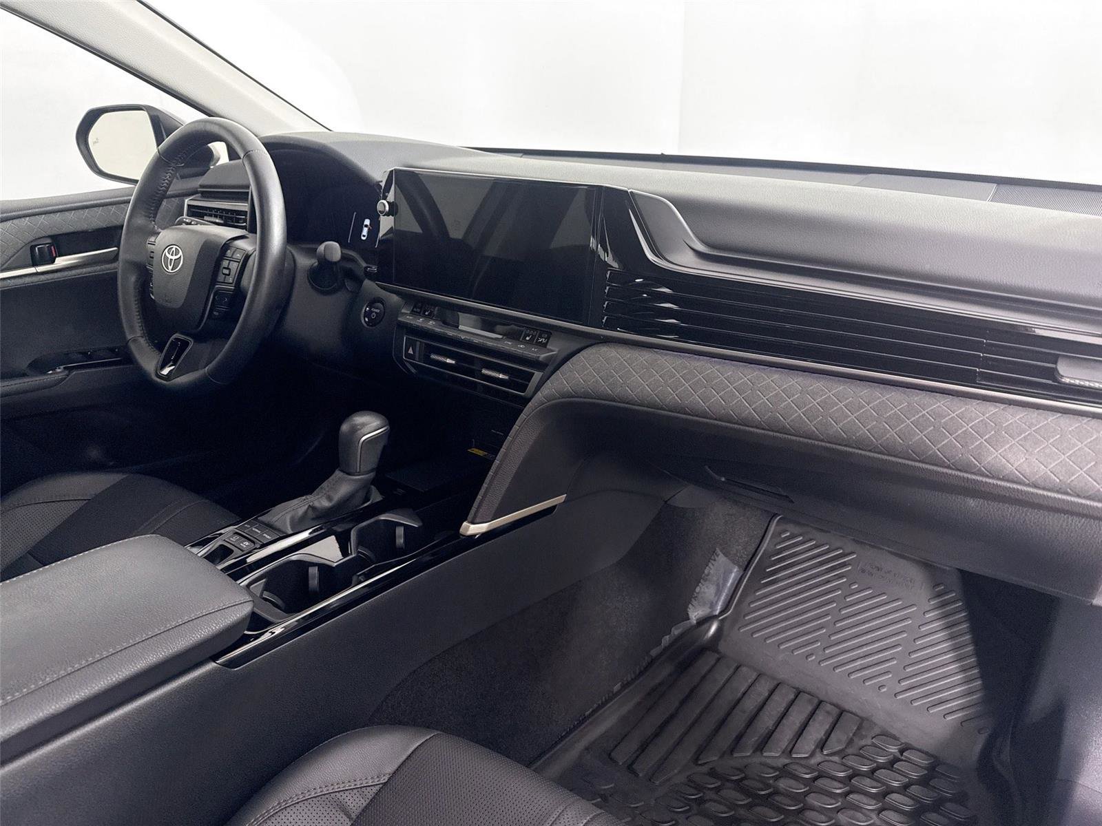 Used 2025 Toyota Camry XLE image 46