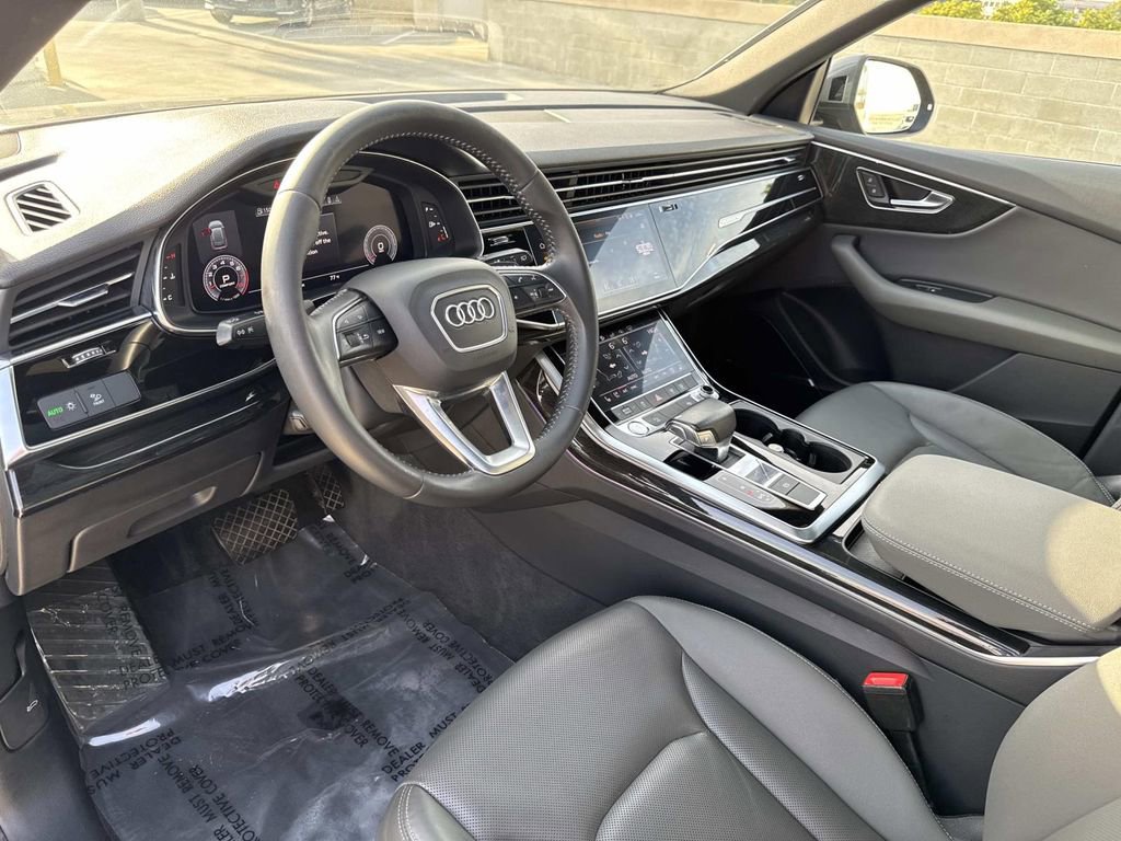 Used 2019 Audi Q8 Premium Plus w/ Premium Plus image 14