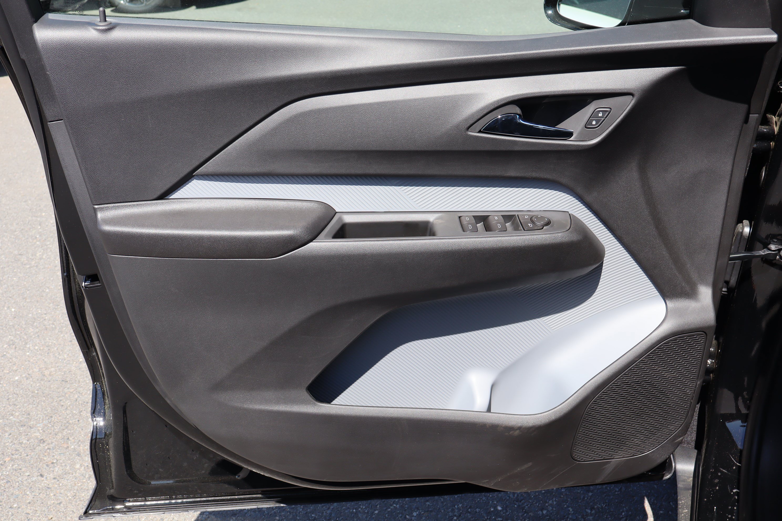 New 2027 Chevrolet Bolt LT w/ Comfort Package FWD image 10