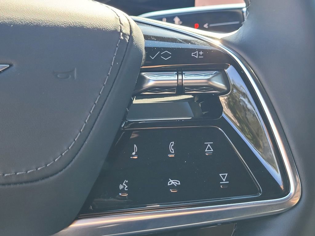 New 2026 Cadillac Lyriq V image 18