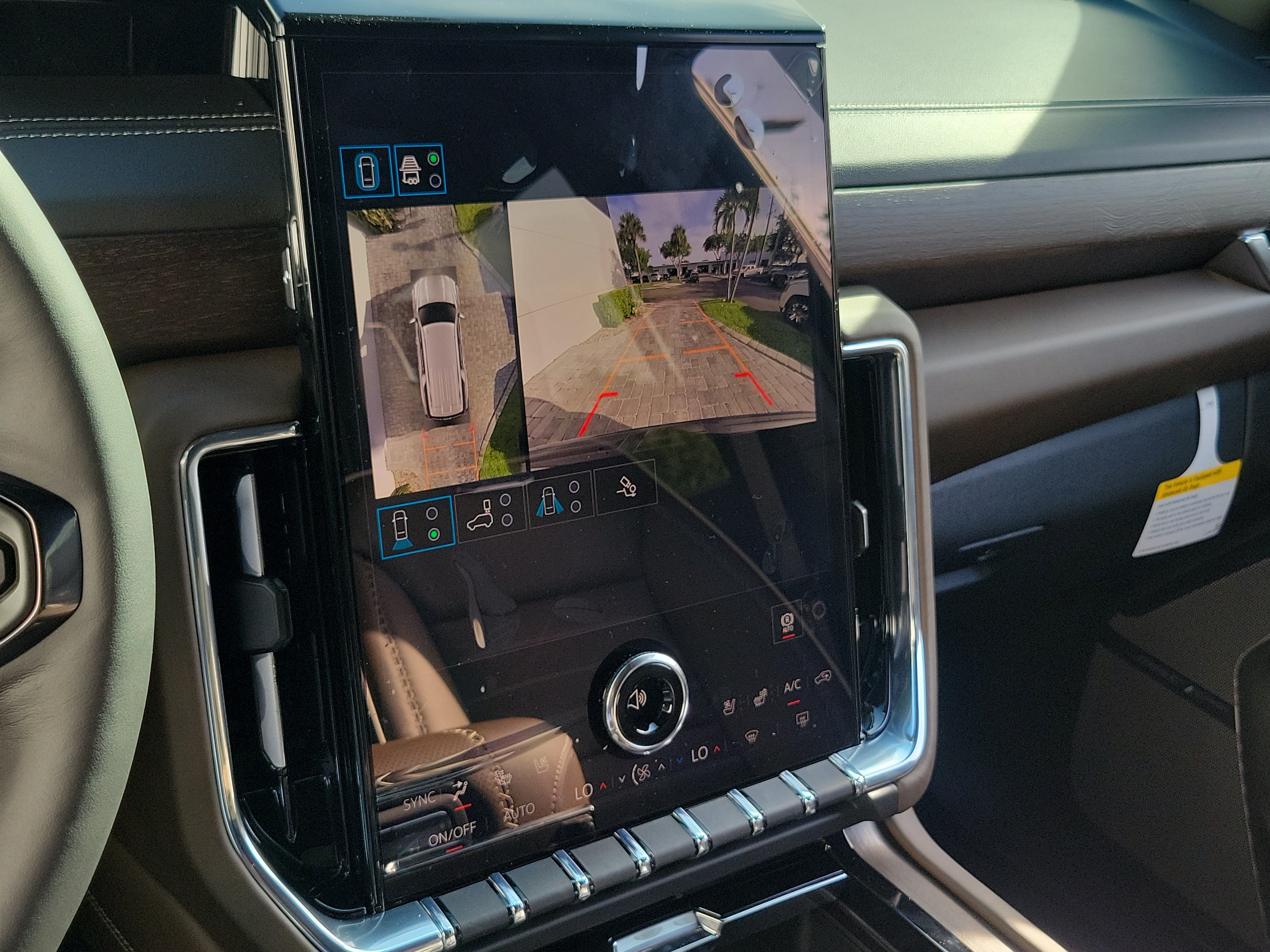 New 2026 GMC Yukon XL Denali Ultimate AWD/4WD image 32