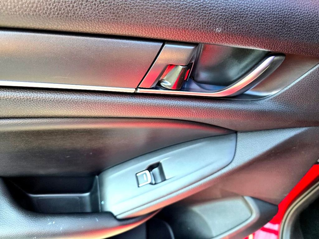 Used 2018 Honda Accord Sport image 33
