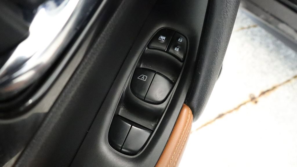 Used 2020 Nissan Rogue SL image 27