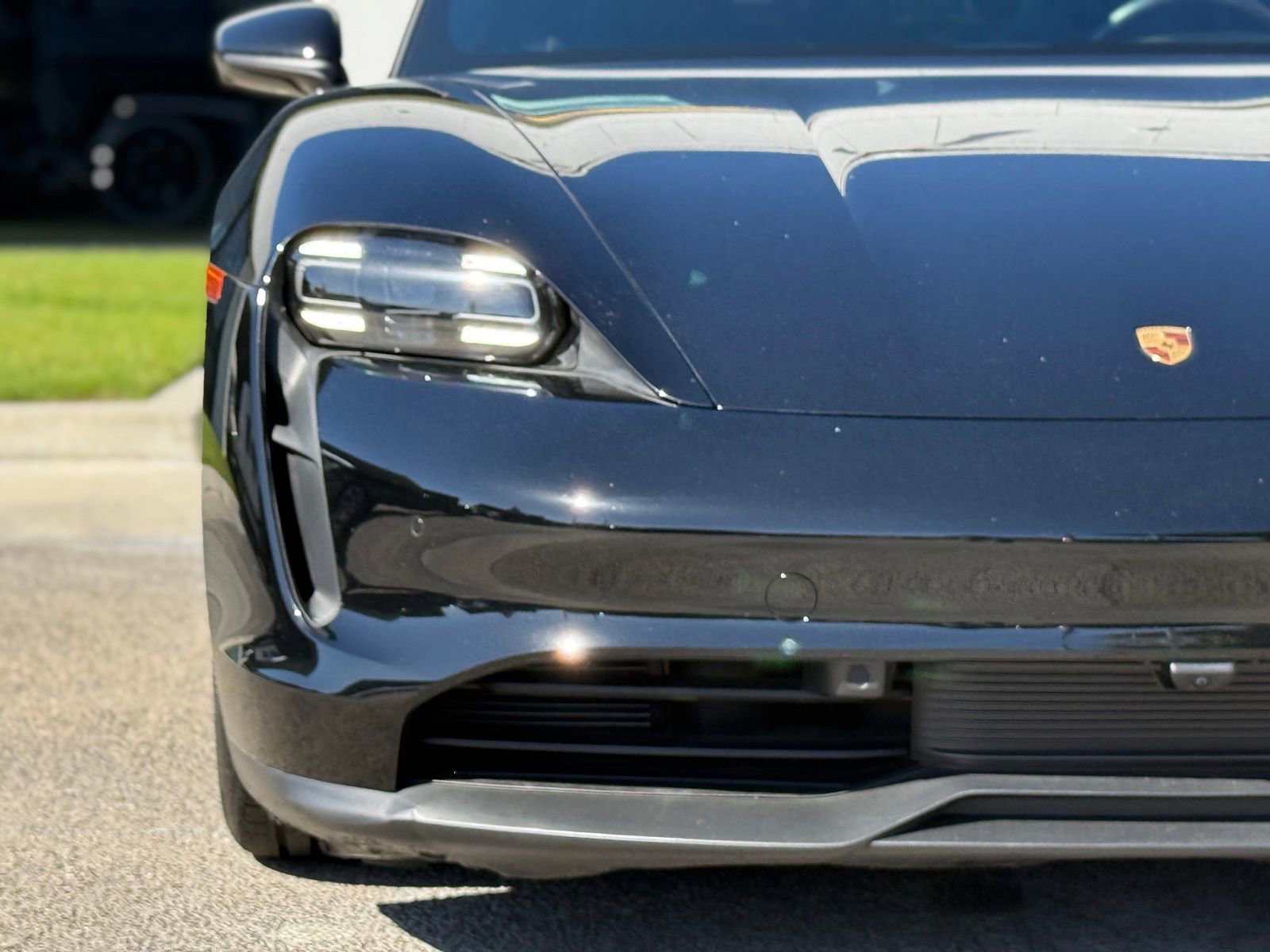 Used 2024 Porsche Taycan image 8