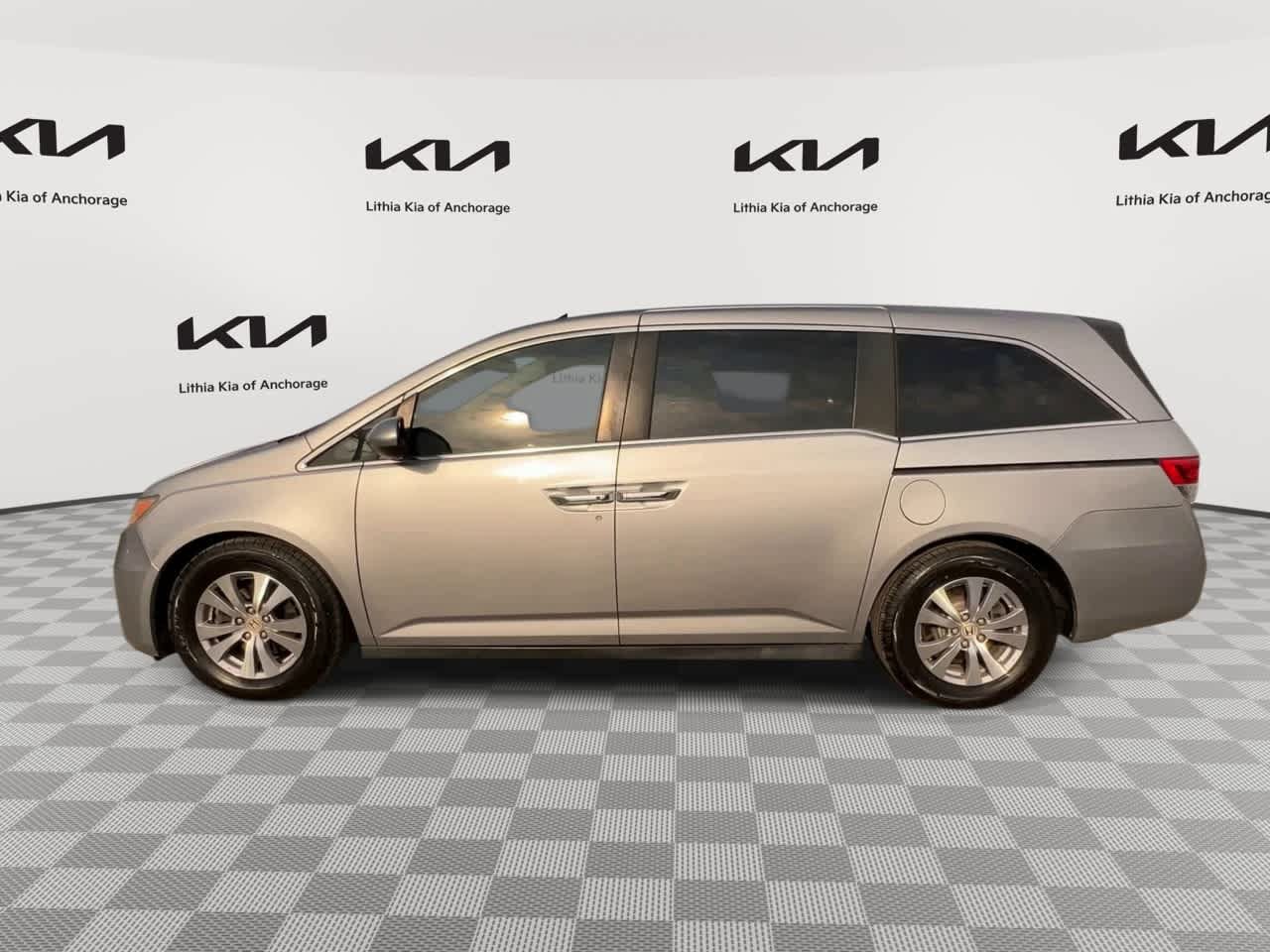 Used 2017 Honda Odyssey SE image 5