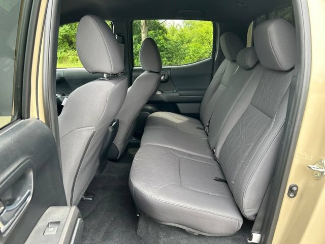 Used 2018 Toyota Tacoma TRD Off-Road w/ Technology Package AWD/4WD image 28