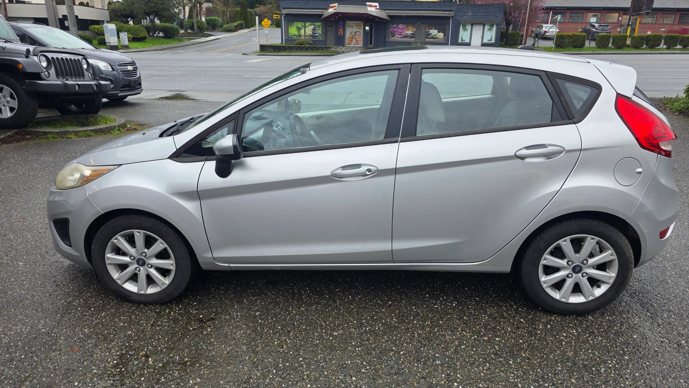 Used 2011 Ford Fiesta SE w/ 202A Rapid Spec Order Code image 8