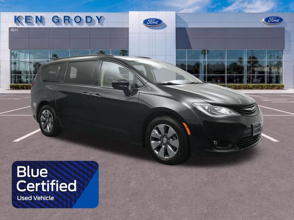 Used 2018 Chrysler Pacifica Limited w/ Advanced Safetytec Group