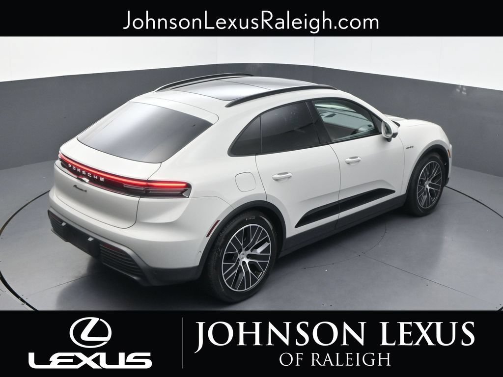 Used 2026 Porsche Macan 4 Electric AWD/4WD image 27