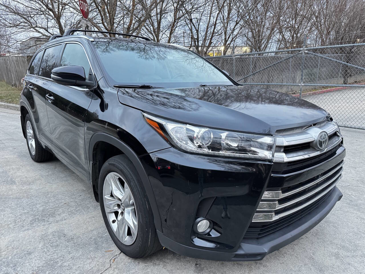 Used 2018 Toyota Highlander Limited image 6