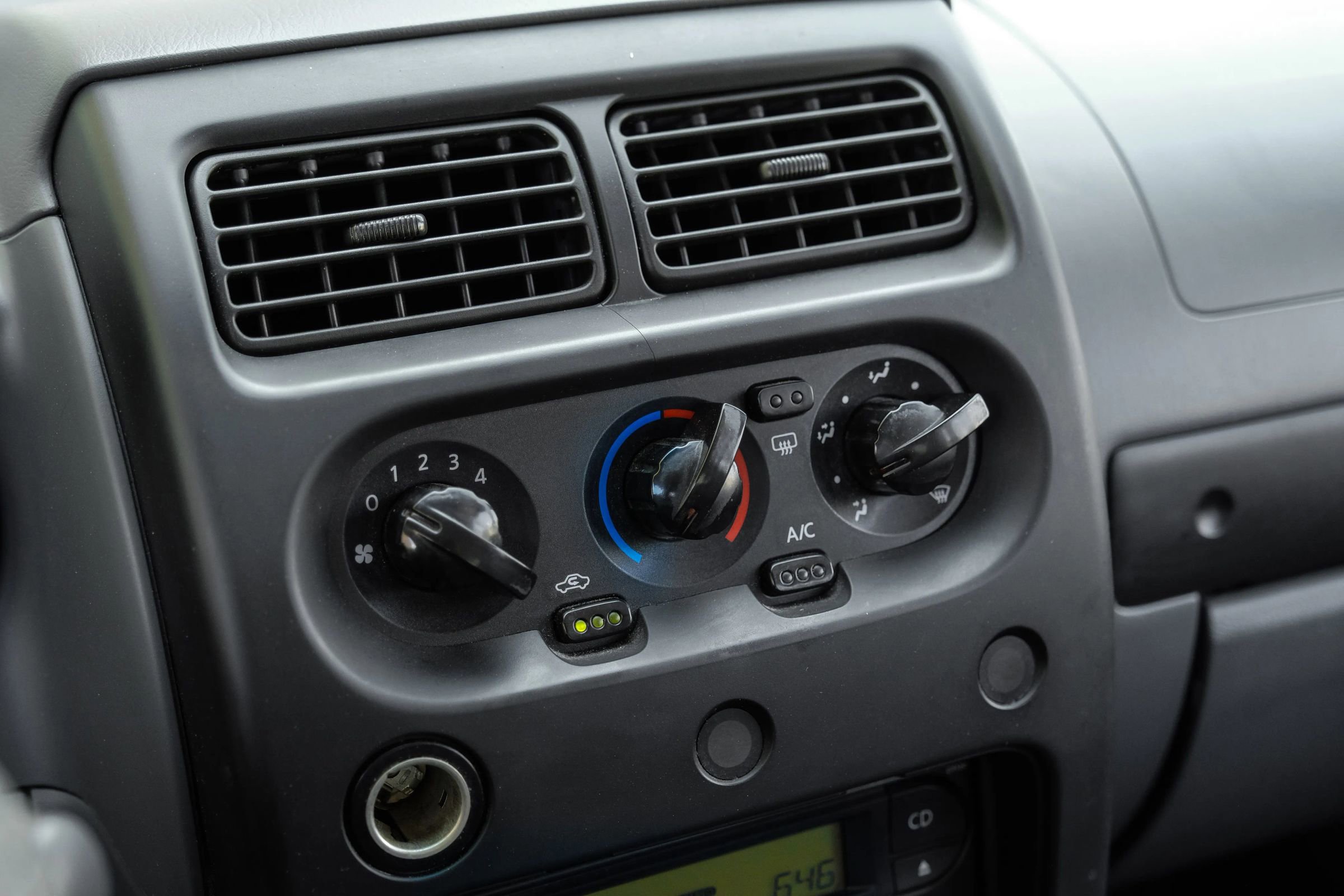 Used 2004 Nissan Xterra XE RWD image 27