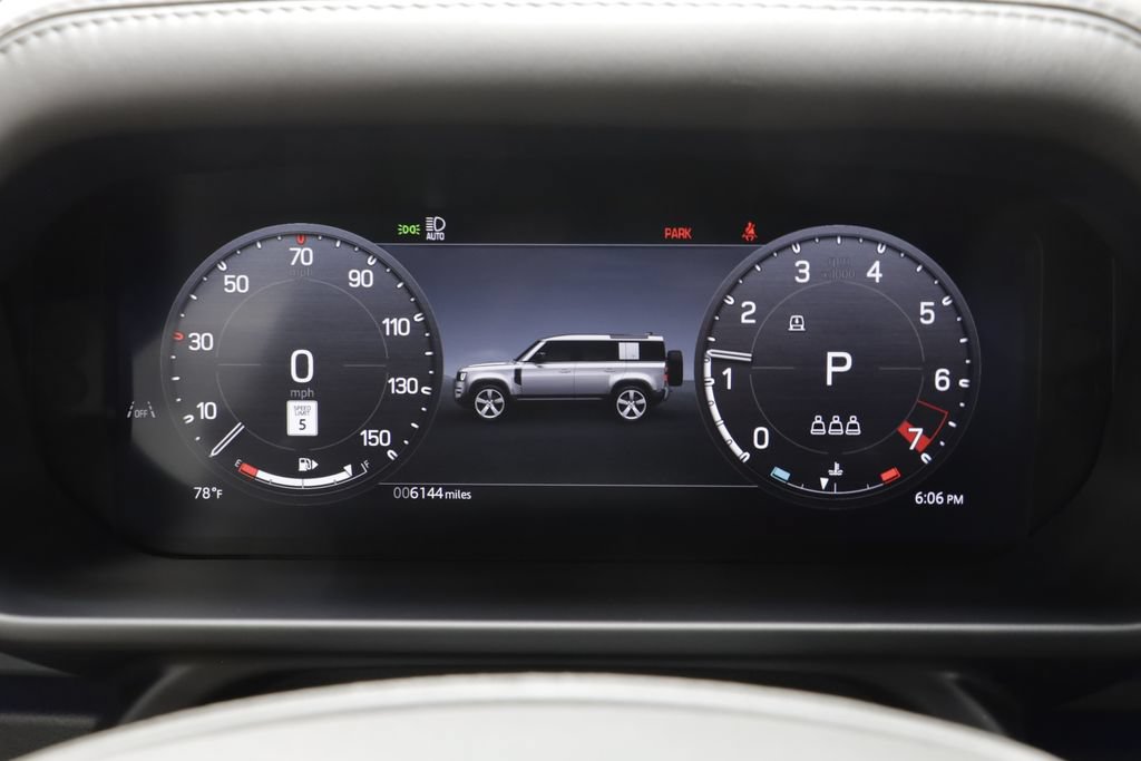 Certified 2025 Land Rover Defender 110 X-Dynamic SE AWD/4WD image 8