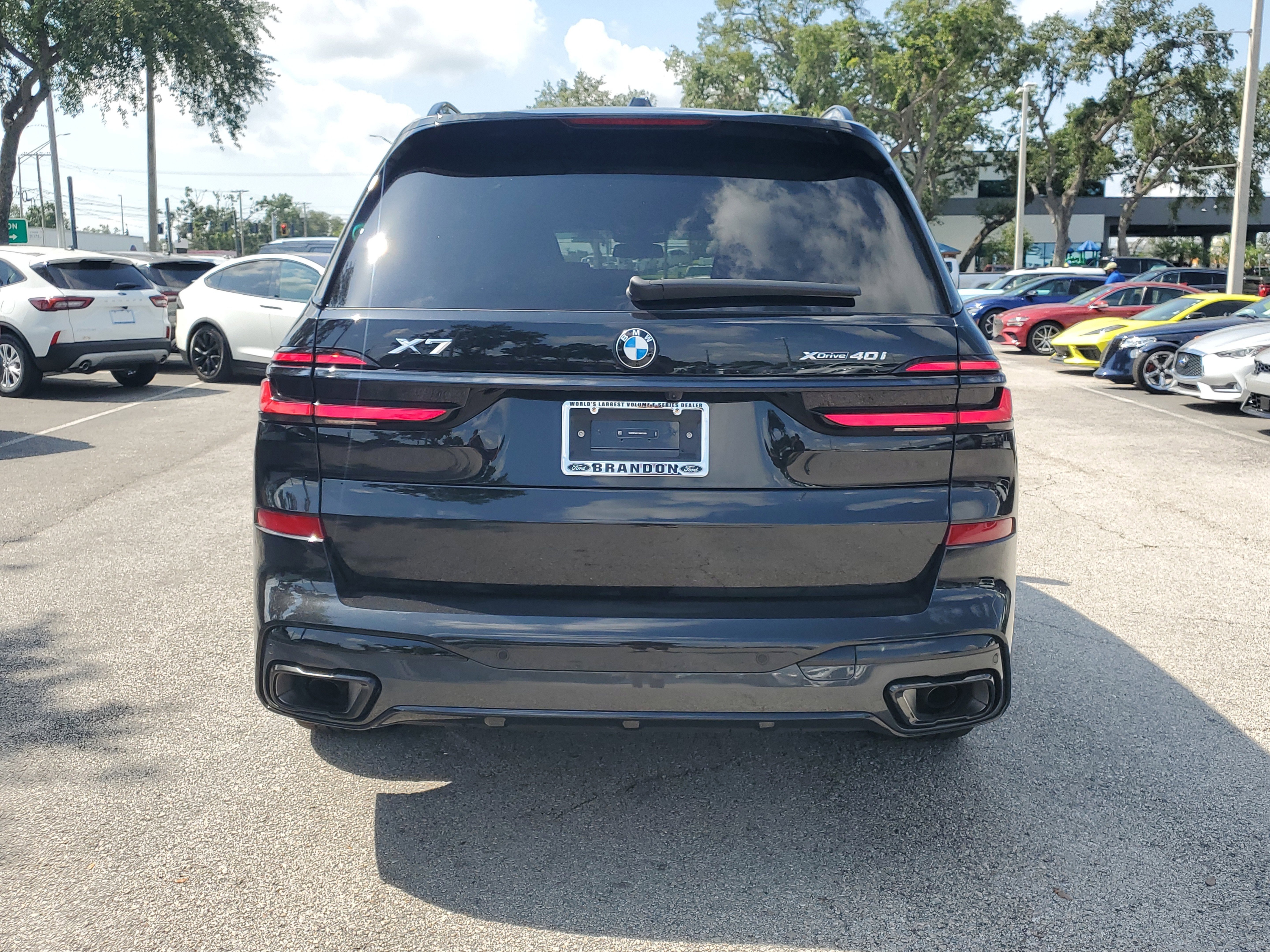Used 2025 BMW X7 xDrive40i w/ M Sport Package image 8