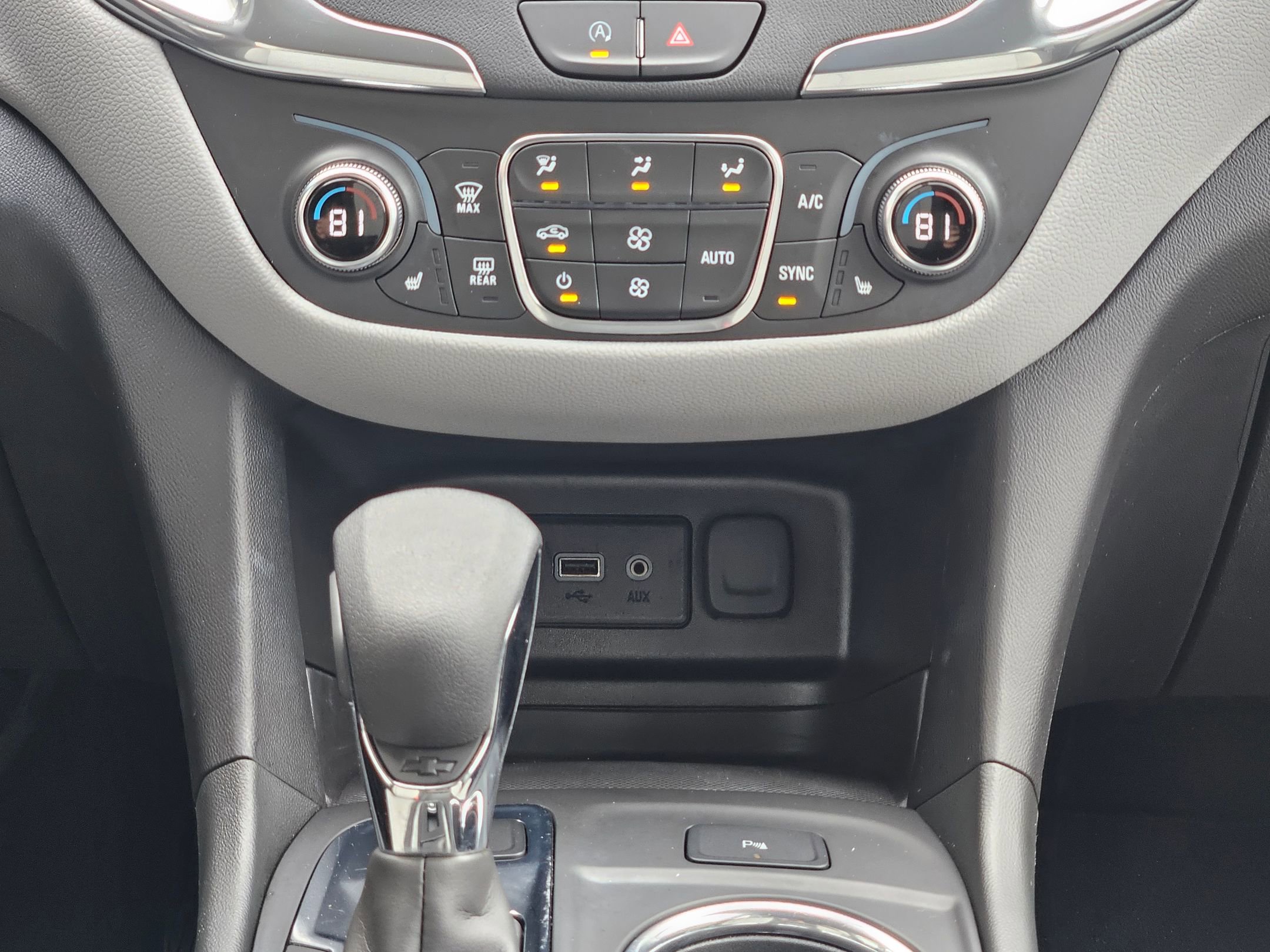 Used 2023 Chevrolet Equinox LT w/ Driver Convenience Package image 13