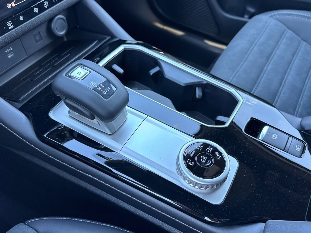 New 2026 Mitsubishi Outlander LE FWD image 17