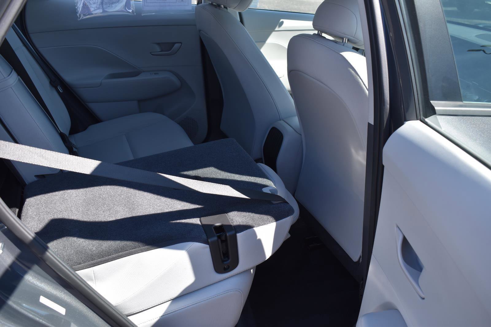 Used 2024 Hyundai Kona SE image 16