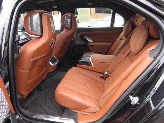 Used 2024 BMW 760i xDrive w/ Executive Package AWD/4WD image 20