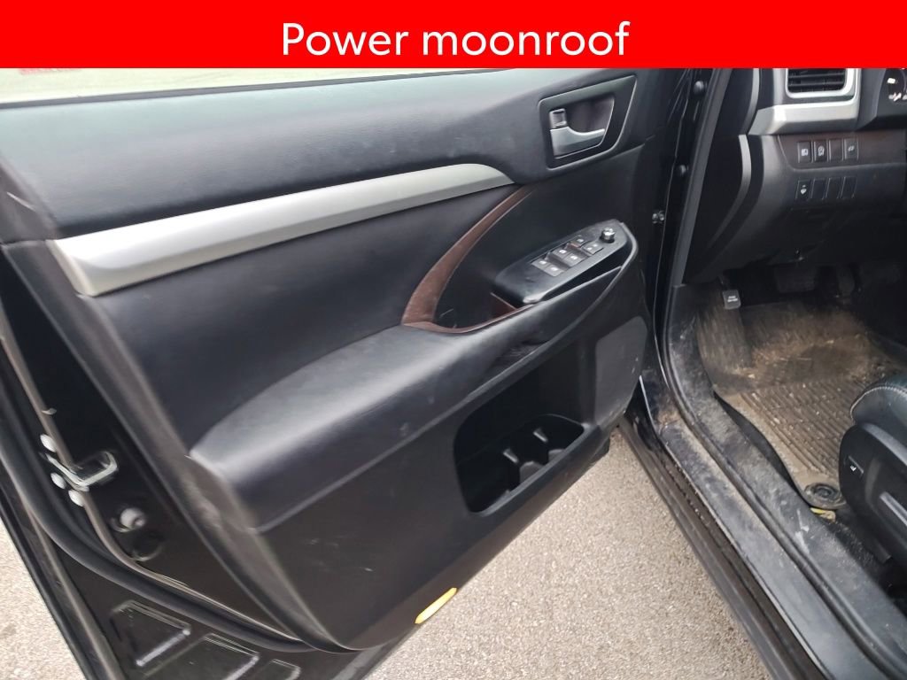 Used 2017 Toyota Highlander XLE AWD/4WD image 5