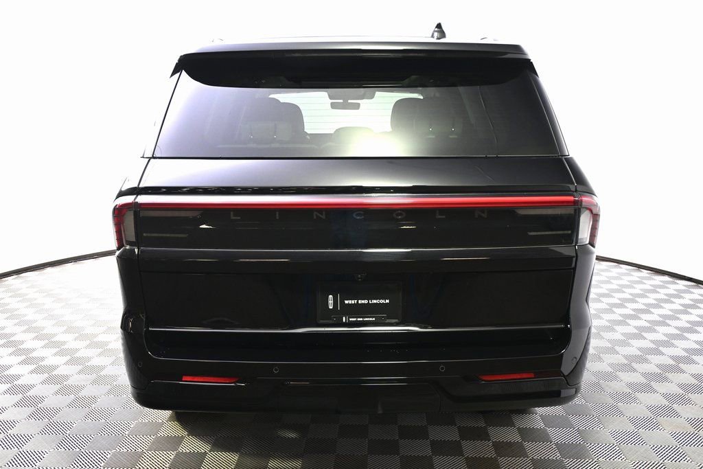 New 2026 Lincoln Navigator Reserve w/ Jet Appearance Package image 5