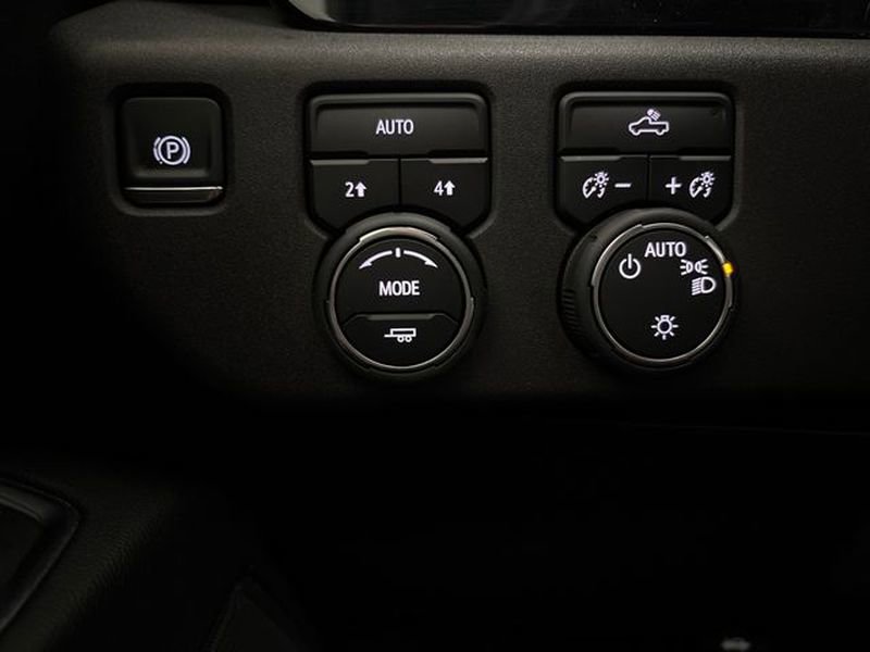 Used 2025 Chevrolet Silverado 1500 LT image 54