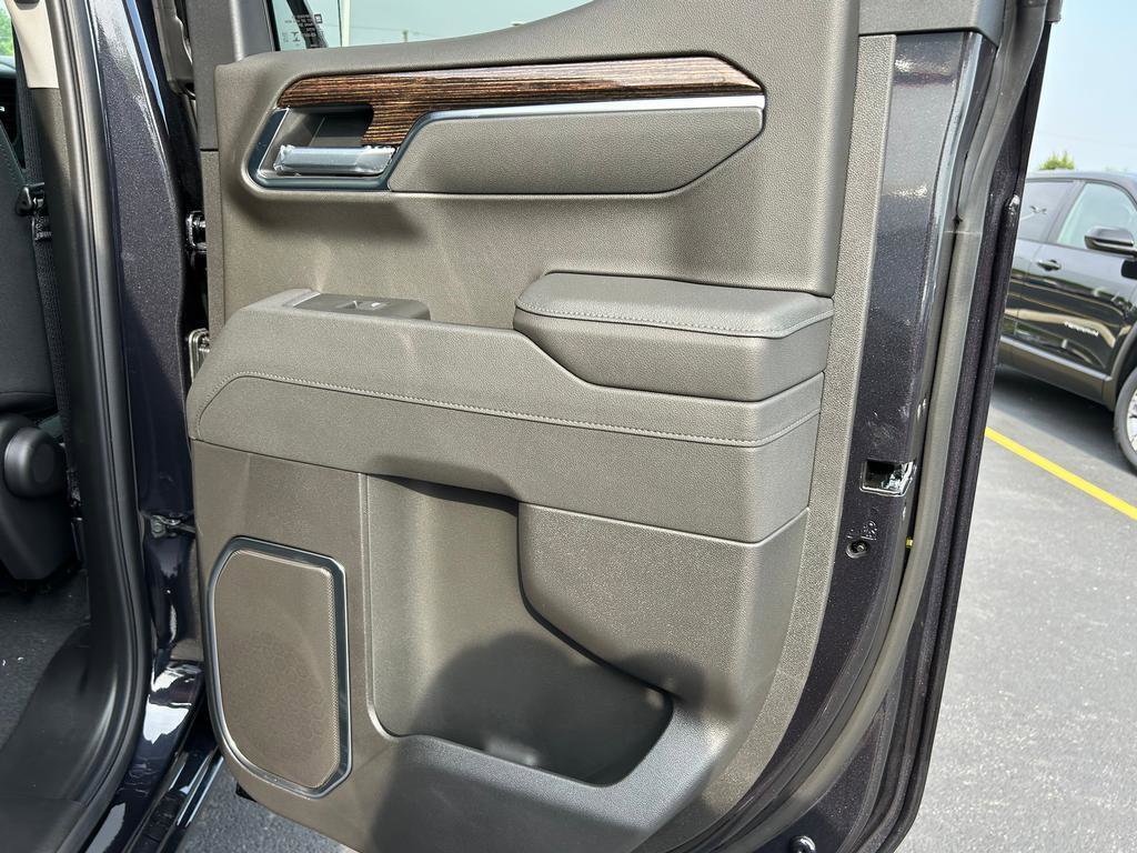 New 2026 GMC Sierra 1500 Elevation image 16