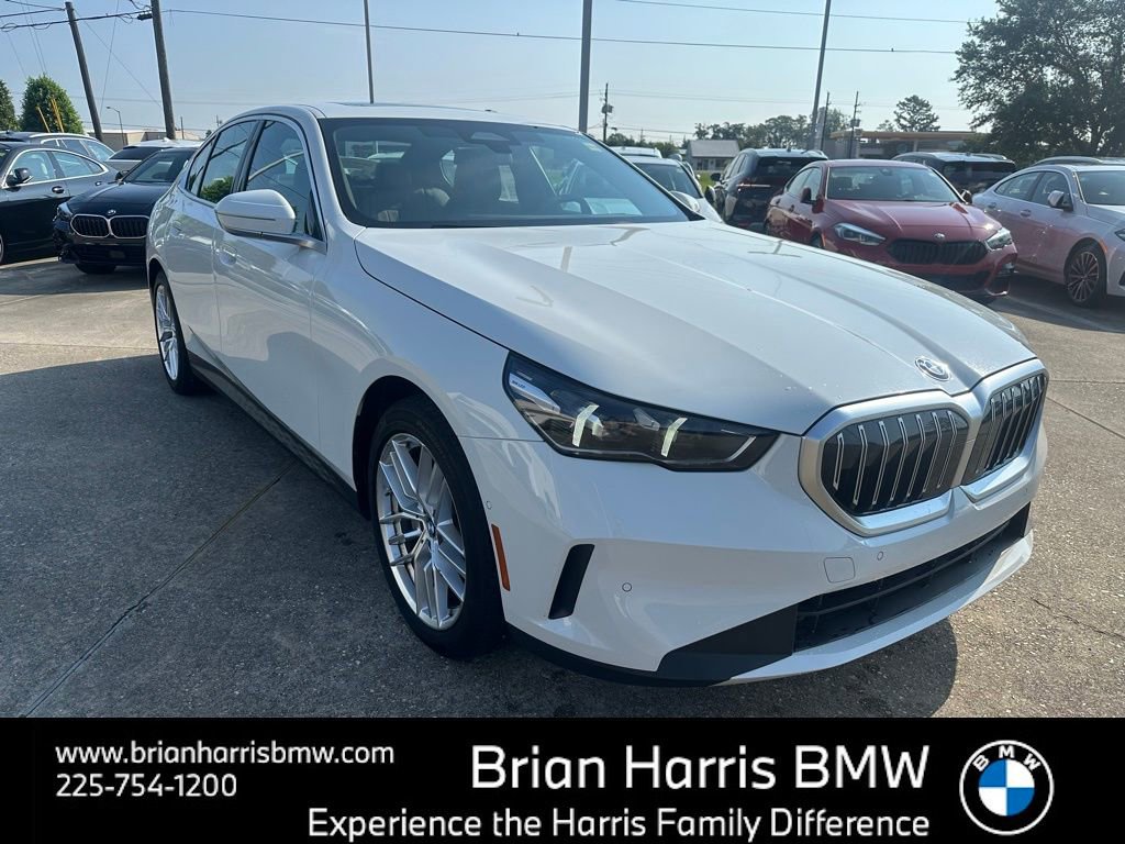 Certified 2025 BMW 530i image 3