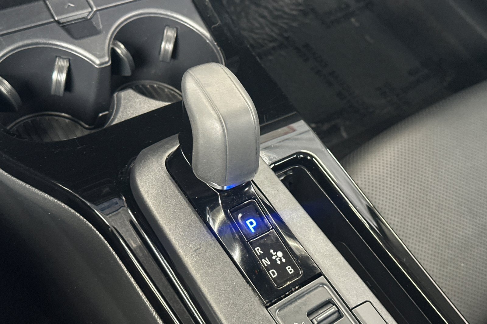 Certified 2025 Toyota Prius XLE FWD image 19