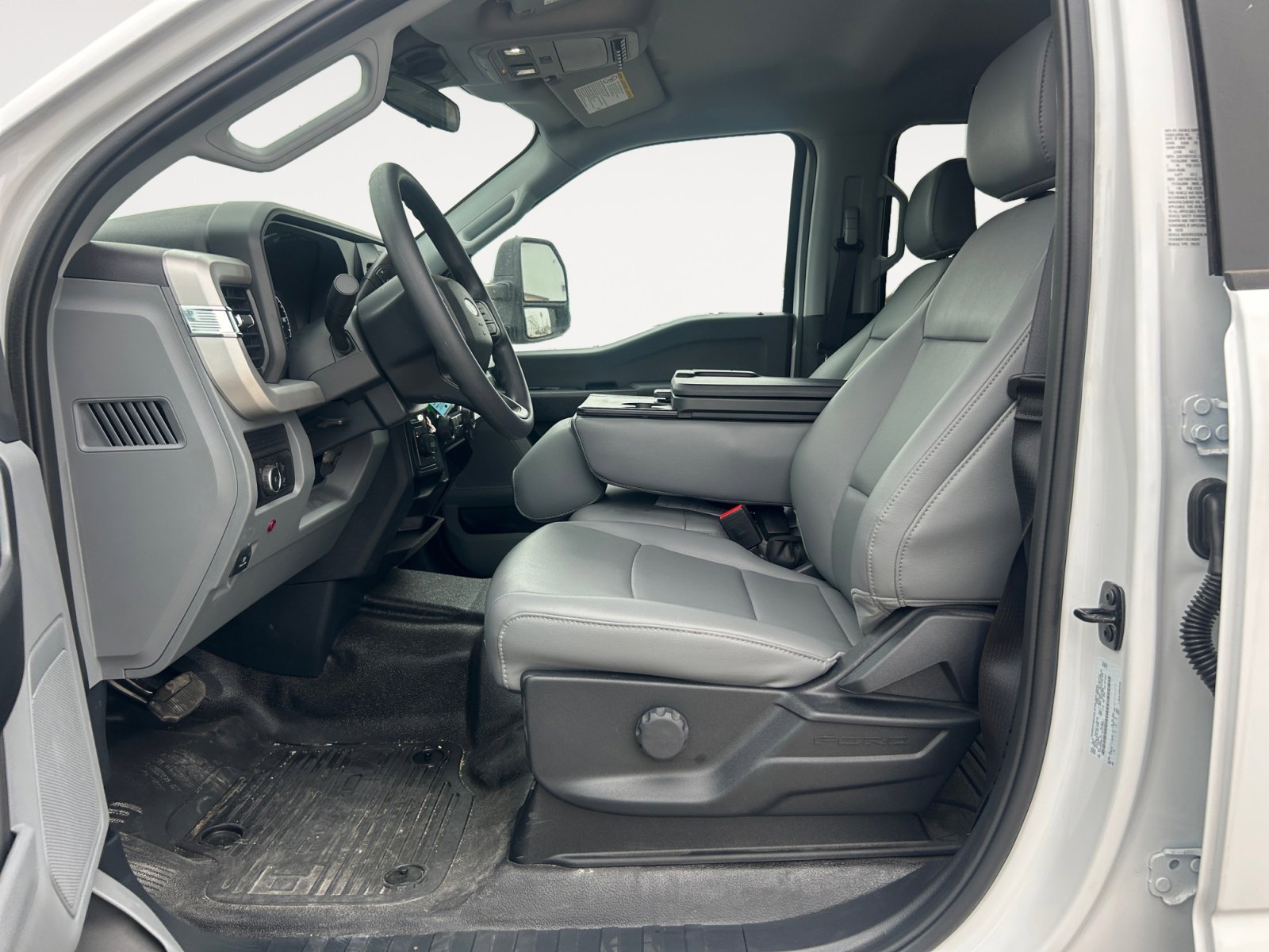 New 2026 Ford F550 4x4 Crew Cab image 16