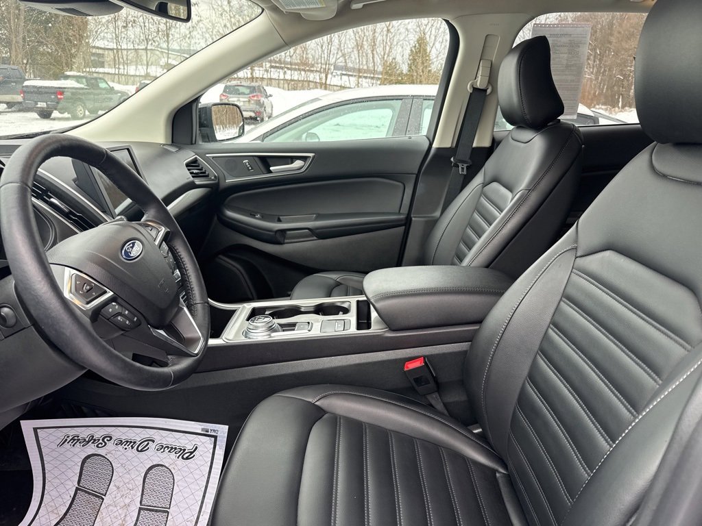 Used 2023 Ford Edge SEL w/ Convenience Package image 3