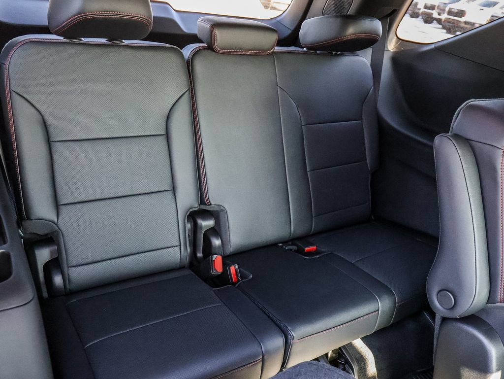 New 2026 Chevrolet Traverse RS w/ LPO, Floor Liner Package FWD image 46