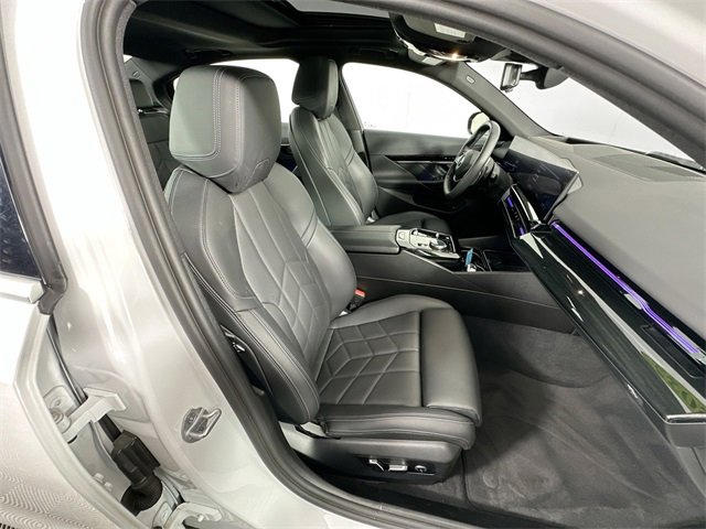 Used 2025 BMW 530i xDrive image 30