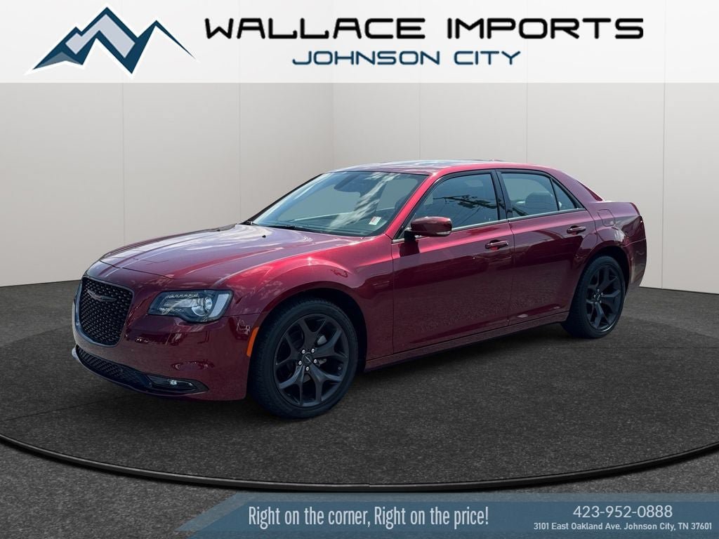 Used 2023 Chrysler 300 S w/ Comfort Group RWD image 2