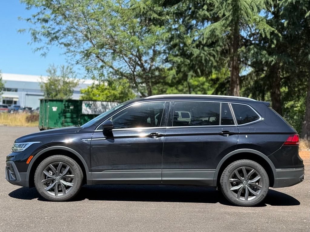 Used 2022 Volkswagen Tiguan SE AWD/4WD image 2