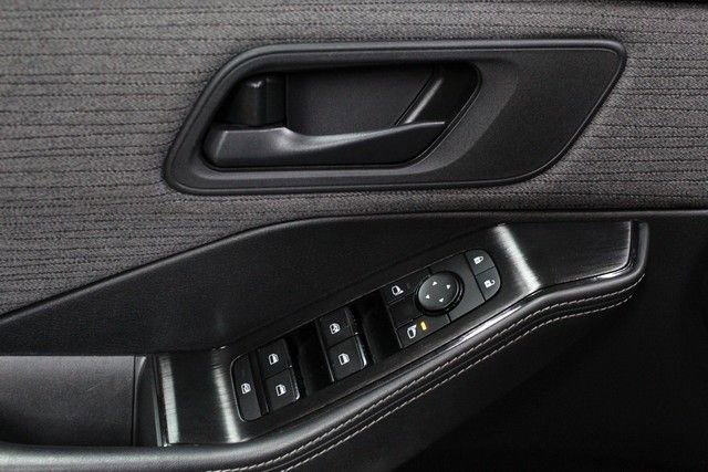 Used 2021 Nissan Rogue S FWD image 16