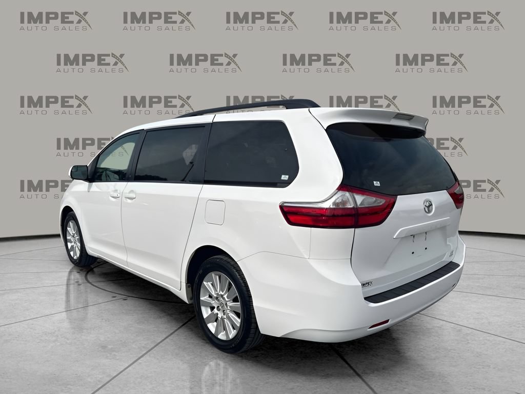 Used 2015 Toyota Sienna LE AWD/4WD image 3