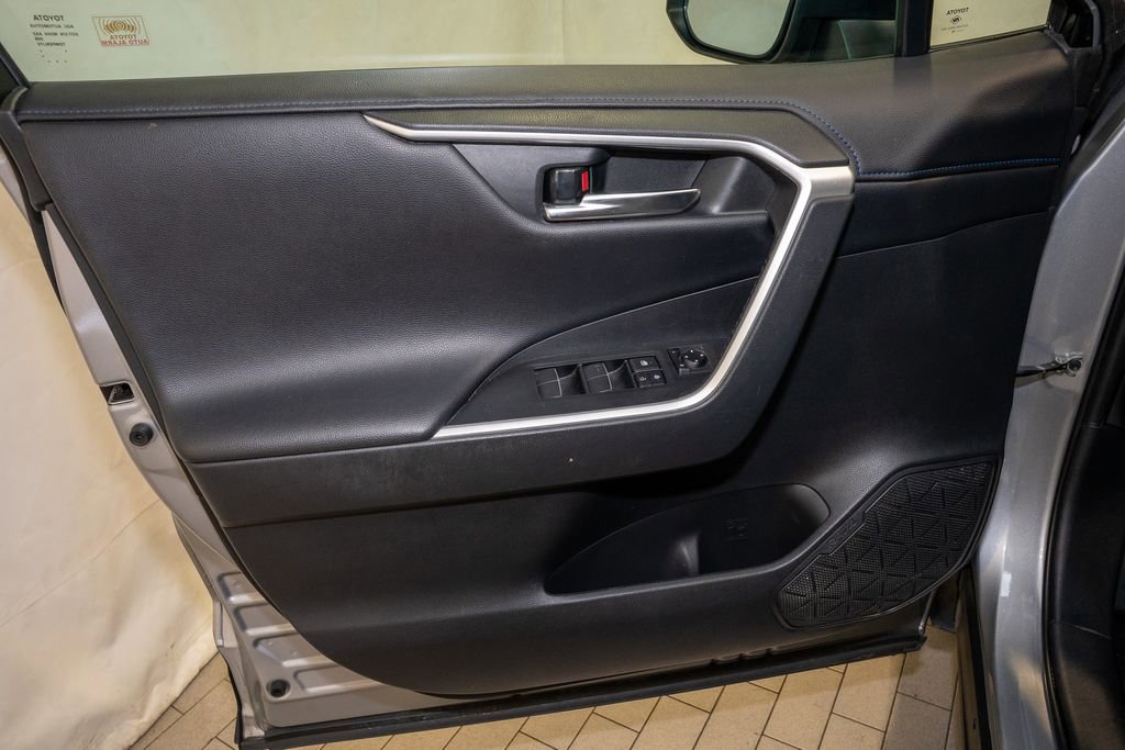 Used 2019 Toyota RAV4 XSE image 12
