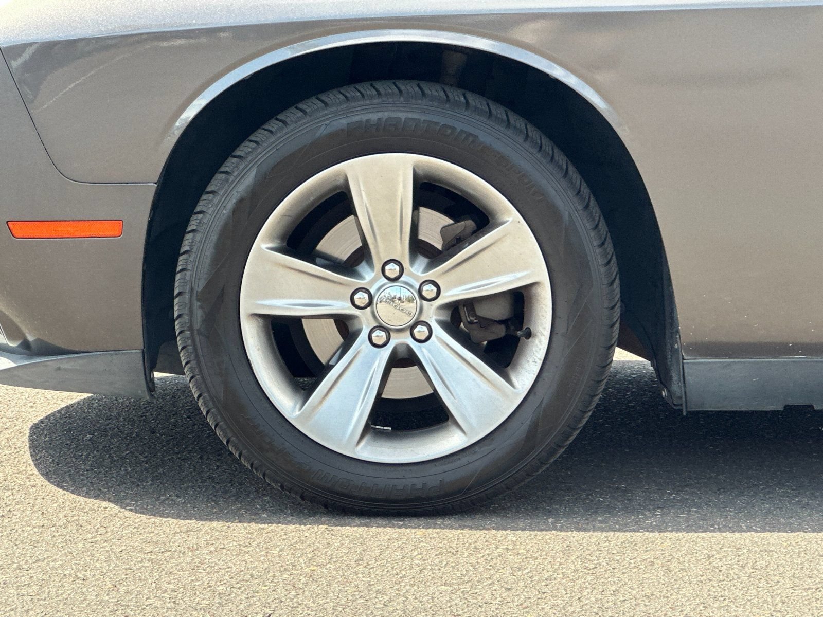 Used 2015 Dodge Challenger SXT RWD image 21