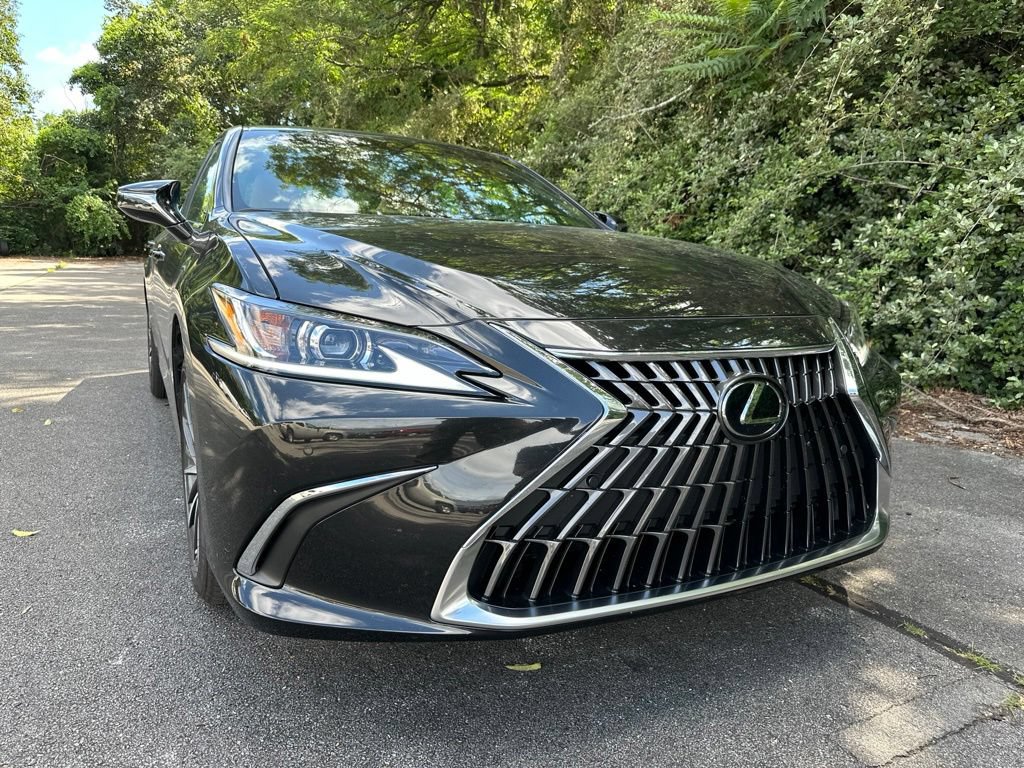 Used 2025 Lexus ES 350 w/ Premium Package FWD image 1