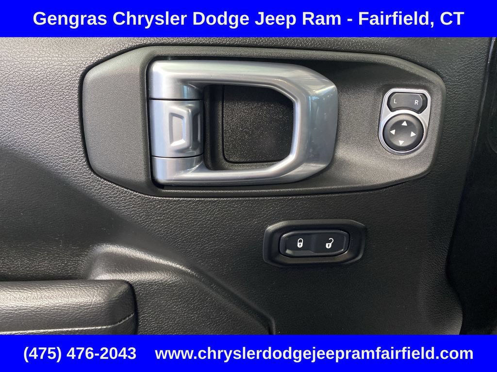 Used 2022 Jeep Wrangler Unlimited Rubicon 4xe w/ Cold Weather Group AWD/4WD image 12