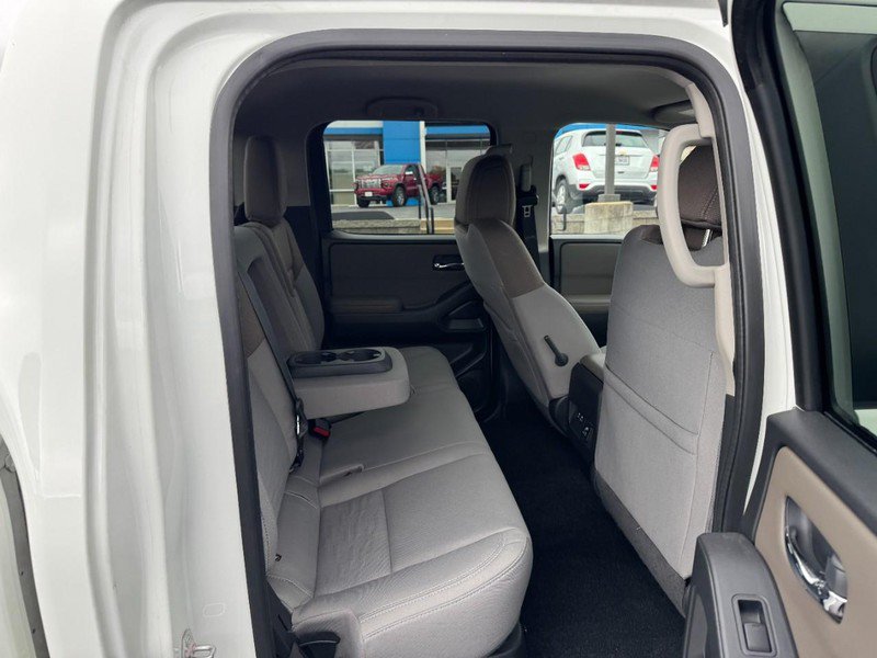Used 2022 Nissan Frontier SV AWD/4WD image 10
