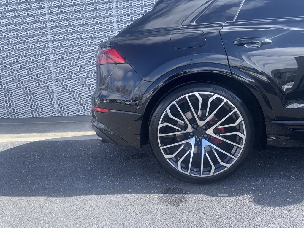 New 2026 Audi SQ8 Prestige image 12
